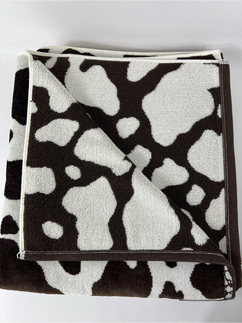 Truly Lou Bath Towel Set Cow Print Brown & Cream Soft Cotton Velour 2 Pc NEW